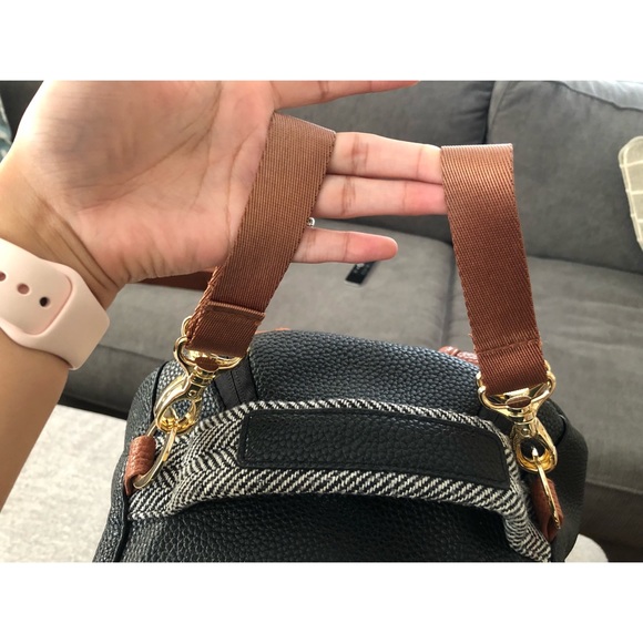 Itzy Ritzy Boss Backpack DiaperBag! - Picture 3 of 8